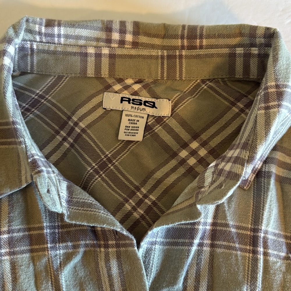 RSQ Women’s Flannel Cropped Button Down Top New No Tag Plaid Size Medium - Picture 6 of 14